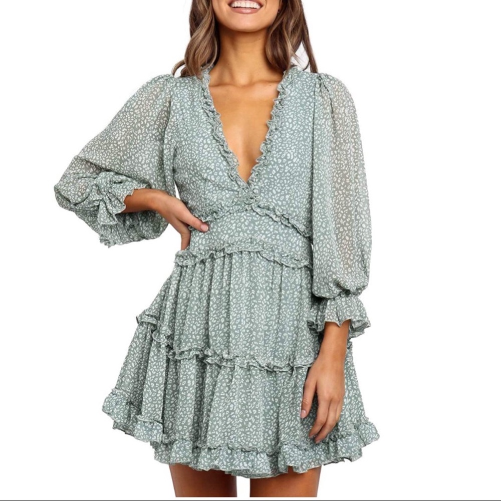 🌸 Boho  open back ruffle dress